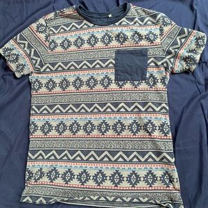CHRISTMAS PATTERNED TSHIRT
